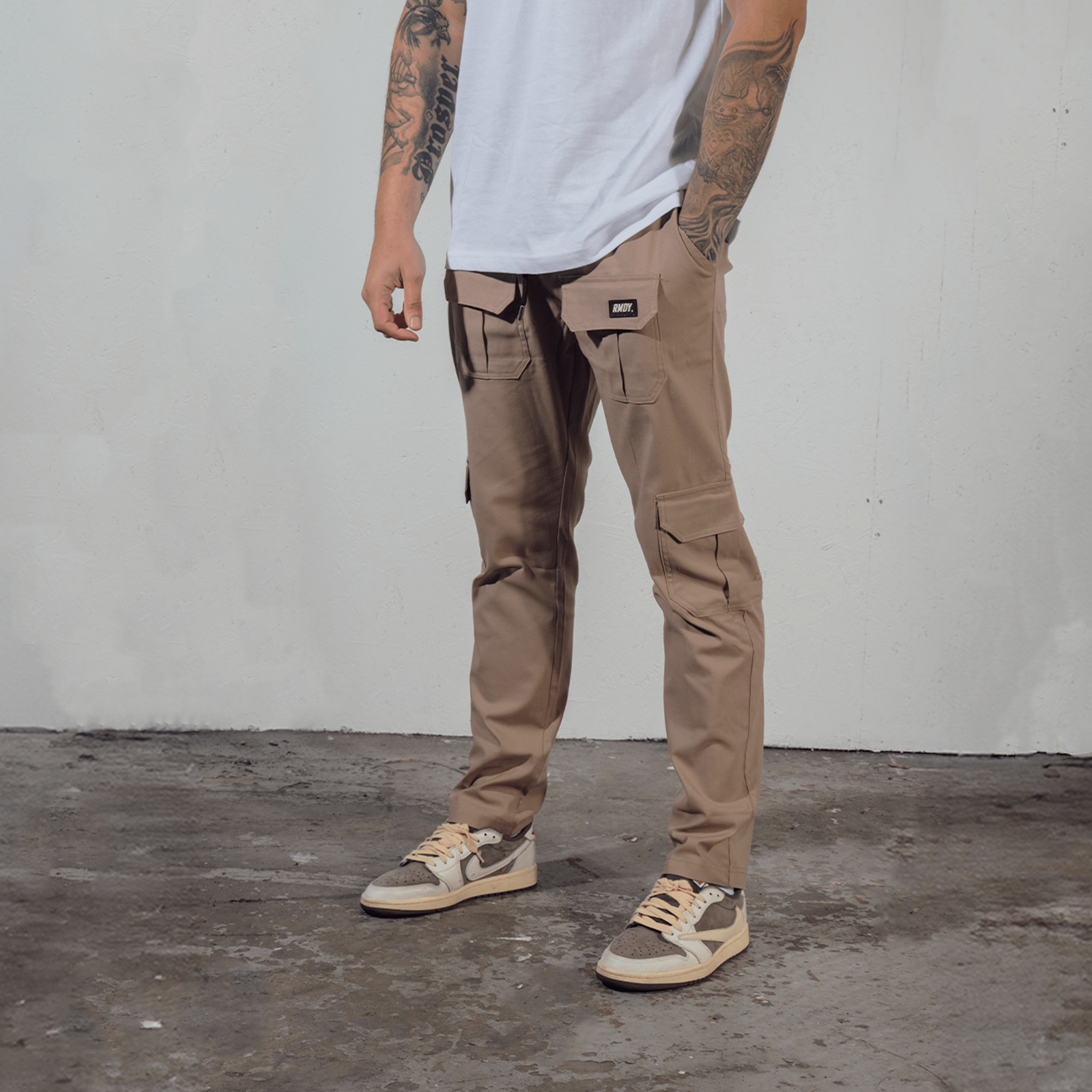 Tan RMDY. Straight Leg Cargo-Hosen